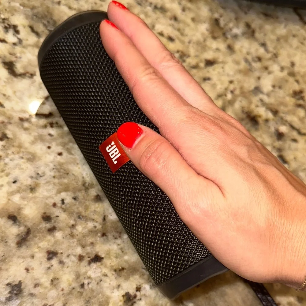 JBL Black Portable Speaker with Durable Mesh Design - Picture 5 of 5
